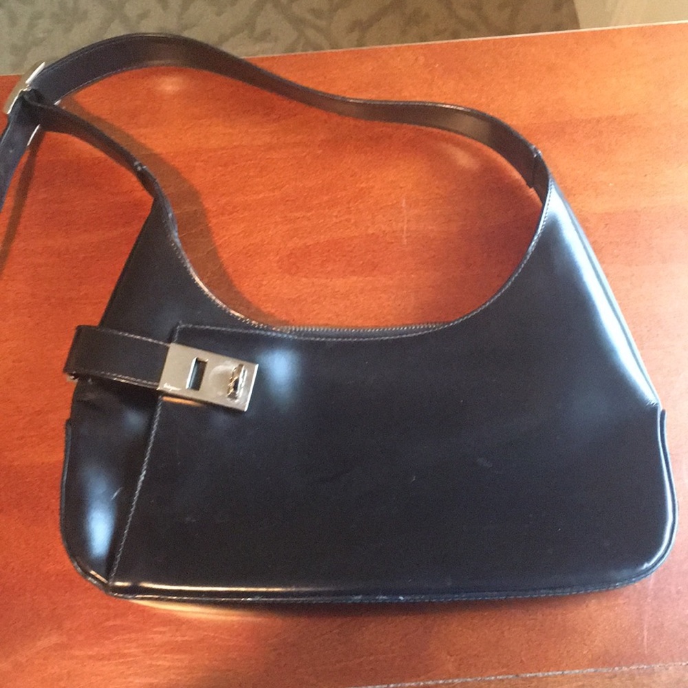 Salvatore Ferragamo Black leather should bag